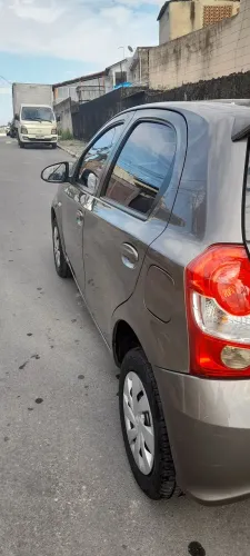 Toyota Etios XS 1.5 Flex 16V 5P Aut. 2018 pouco rodado