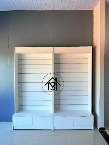 Expositor MDF por encomenda