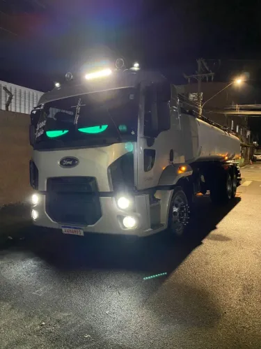 ENTREGA DE CAMINHÃO PIPA D'ÁGUA