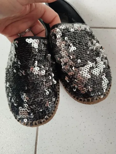 Sapatilha com paetês Sta Lolla n37