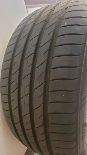 Pneu Delinte Aro 20 275/40R20 DS2 106W XL