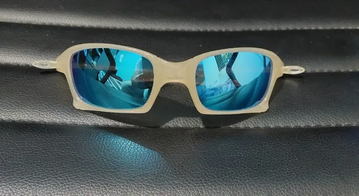 Óculos de Sol com Lentes Azuis