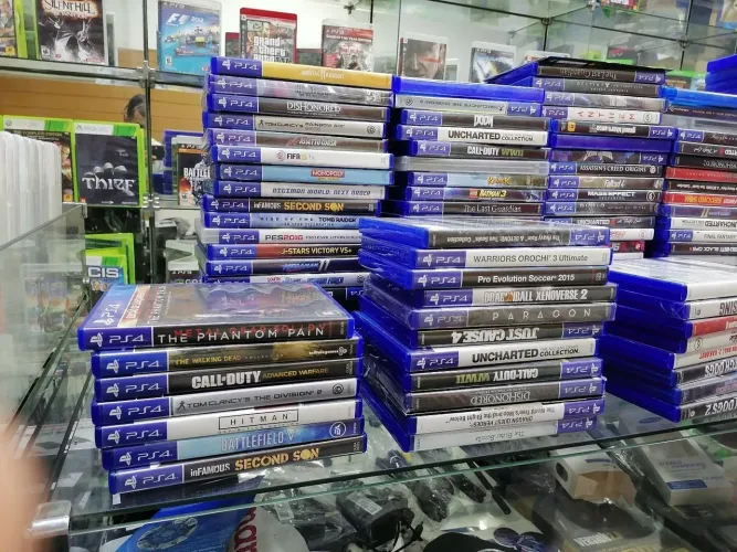 Leia o anúncio lote não está a vend Jogos para PS4 usados consult valores e disponibilidad