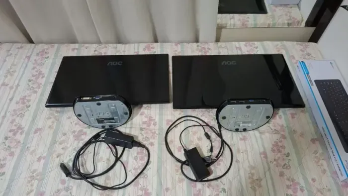 Monitores AOC 2 (em uso) Ler anuncio.