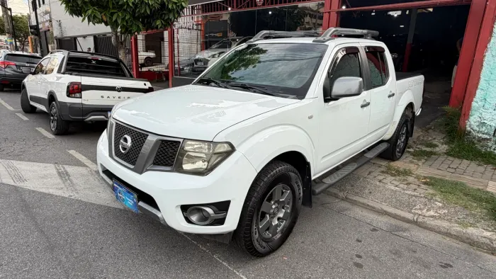 Nissan Frontier SV At.cd 4X4 2.5 TB Diesel Mec. 2013