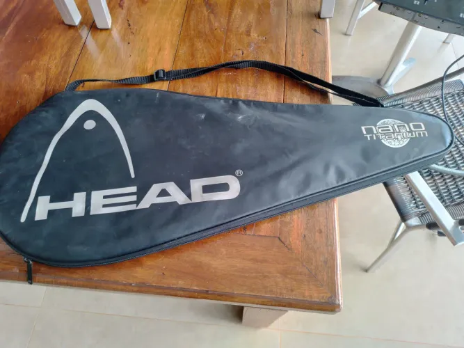 Raquete de tênis Head Nano Titanium com capa