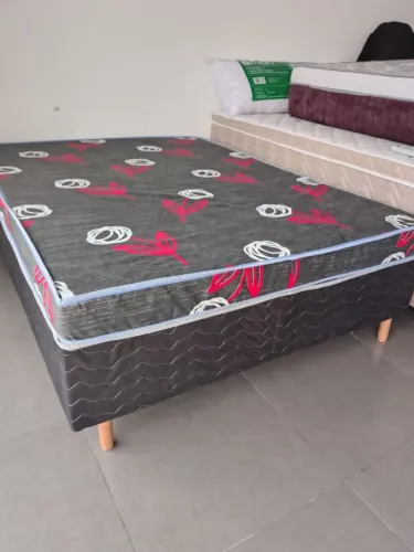 Base + colchão casal 1.88x1.38 com frete grátis e parcelamento até 12x sem juros no cartão