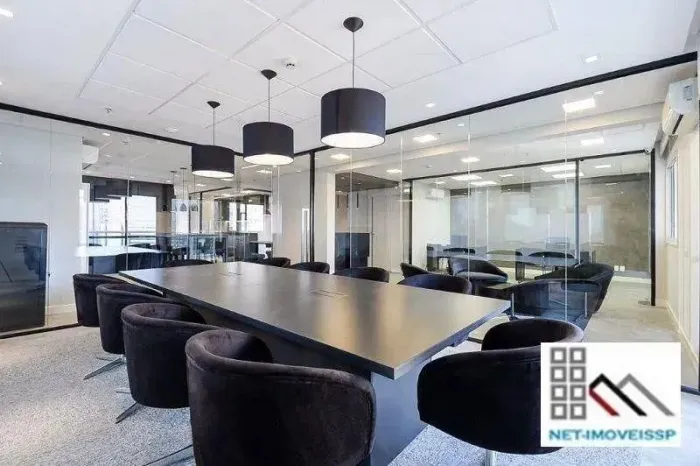 COMPRA COM RENDA GARANTIDA. CONJUNTO COMERCIAL (135,50m²), 2 BANHEIROS, 2 VAGAS, VARANDA. 