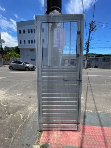 PREÇO DE ARRASAR - PORTA DE ALUMÍNIO BRANCO 2.10X60,70 OU 80CM