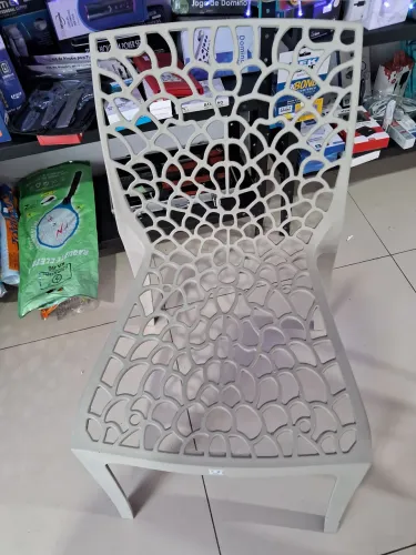 Cadeira em plástico