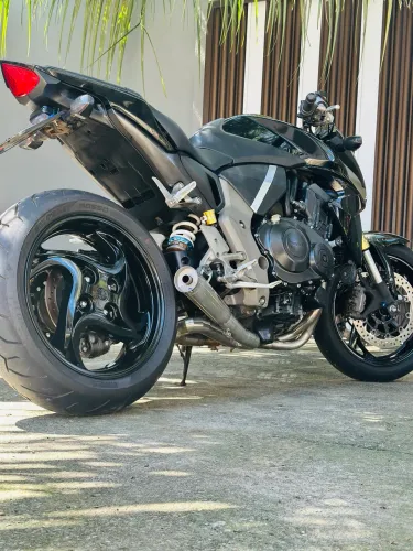 Vendo Honda CB 1000R