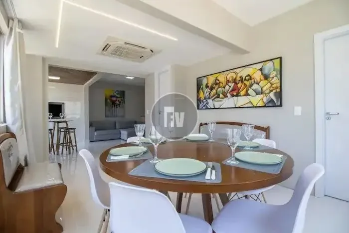 Cobertura 4 Quartos Mobiliada Aluguel Anual em Balneário Camboriú