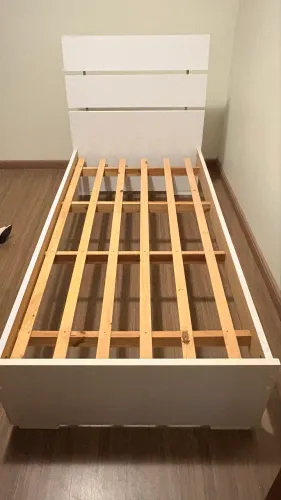 Suporte para cama de solteiro branco
