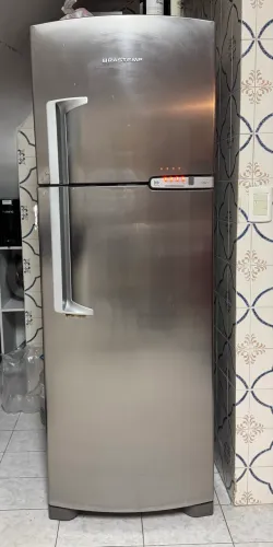 Geladeira com avaria