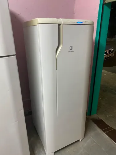 Geladeira Electrolux 390L frost free