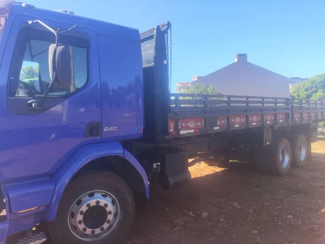 caminhão truck volvo   VM 240 motor mwm