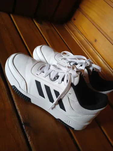 Tenis