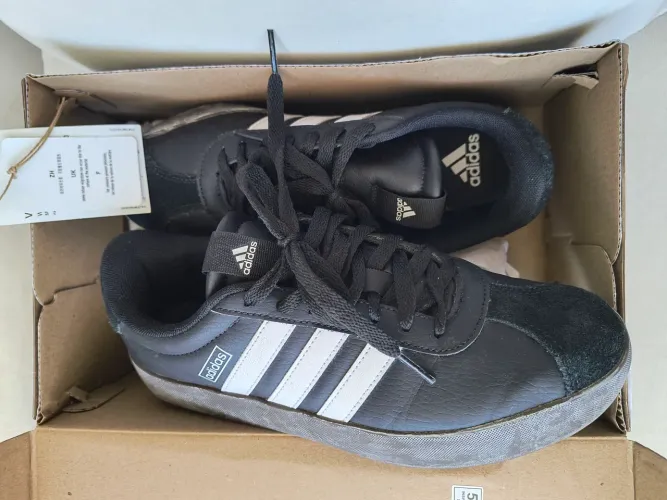 Adidas preto tamanho 37
