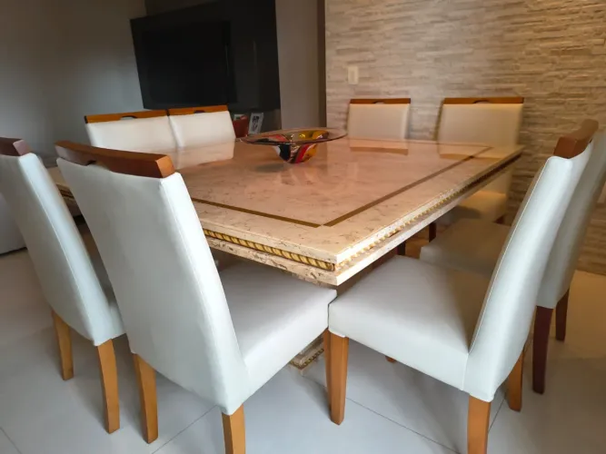 Mesa de Jantar em Mármore Natural 8 Lugares + 8 Cadeiras | Alto Padrão
