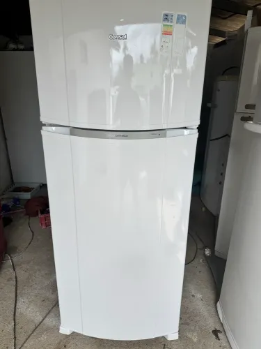 Vendo Geladeira Consul Frosfree em ótimo estado 450 litros gelando perfeita entrego 