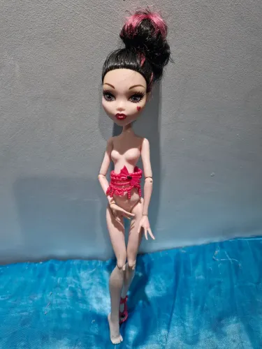 Monster High Draculaura G1