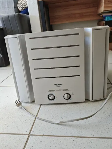 Vendo ar condicionado de janela três meses de uso 7500 Btu/h