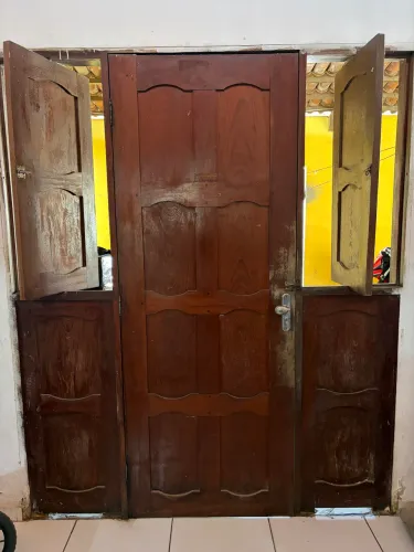 Porta de madeira 1.60x2.10