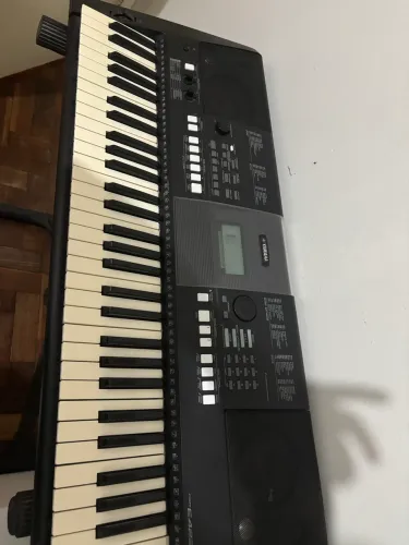 TECLADO ARRANJADOR YAMAHA PSR 423