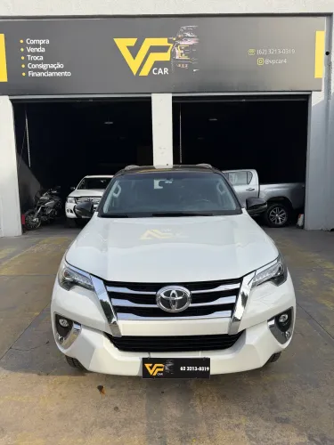 Toyota Hilux SW4 SRX 4X4 2.8 TDI 16V Dies. Aut. 2020