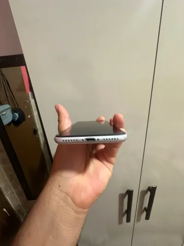 iPhone SE 128g