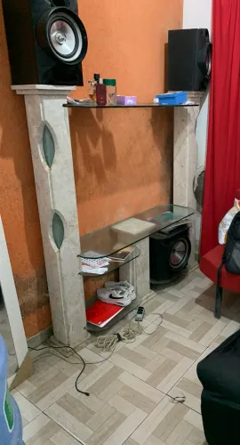 Vendo essa estante de mármore