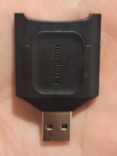 Kingston MobileLite Plus + SanDisk Extreme Pro