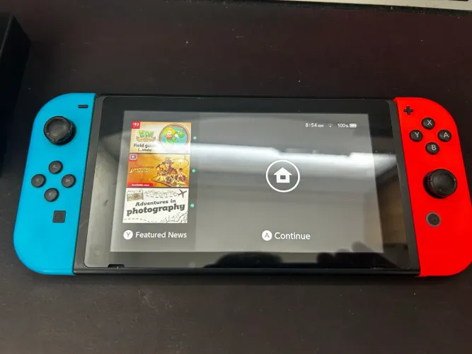 Vendo Nintendo Switch 32Gb completo com caixa + Pokémon Shield