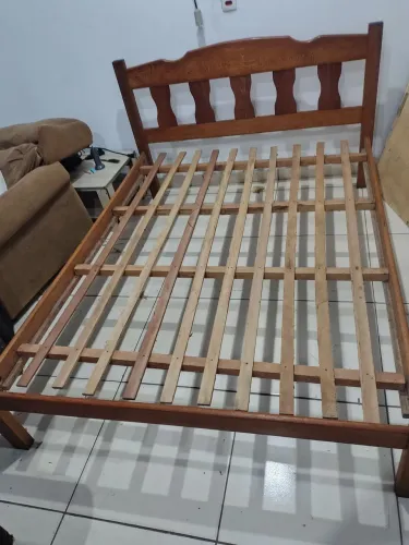 CAMA CASAL DE MADEIRA MACIÇA SEMI NOVA R$350 ENTREGA GRÁTIS 