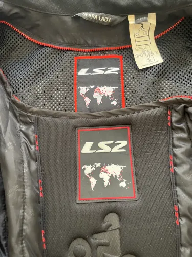 Vendo uma jaqueta motoqueiro feminina ou Unisex
