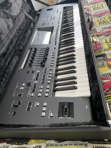 Teclado Yamaha Genos 1 sem uso
