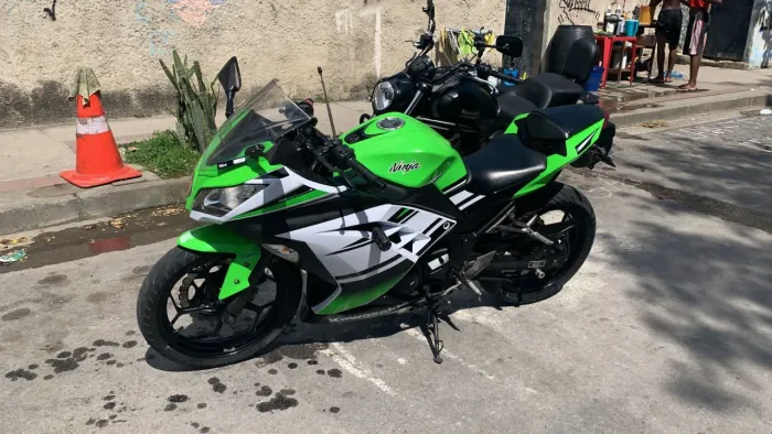 Moto para pessoas exigentes ,muito boa.Contato *