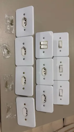 Tomada e interruptor