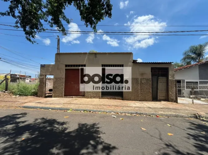 TERRENO PROXIMO RUA ITACURUÇA E AVENIDA DAS BANDEIRAS ! !