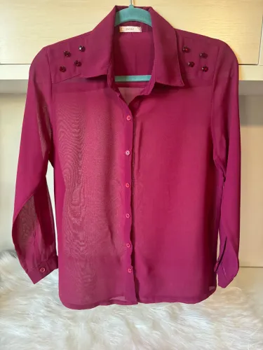 camisa pedraria vermelho bordo