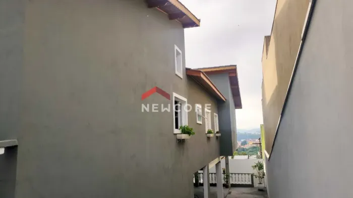 Casa em Rua Anhumas - Colina Maria Luíza (Jordanésia) - Cajamar/SP