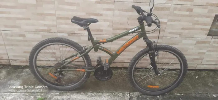 Vendo uma bicicleta aro 20 monarquia original em perfeito estado 