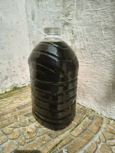 5 litros de óleo queimado ideal para cercas e madeiras. 