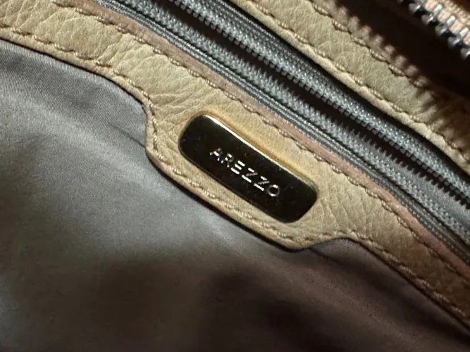 Bolsa Arezzo de couro belíssima