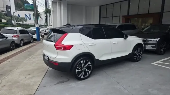 Volvo XC40 XC 40 T-5 Híbrido R-design 1.5 262cv FWD 2021