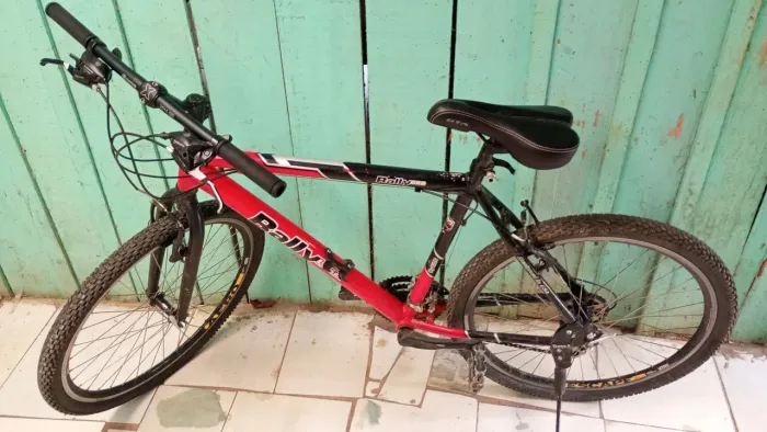 Bicicleta aro 26 semi nova