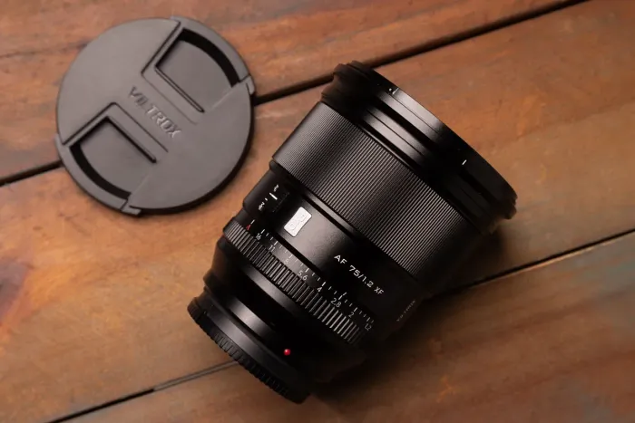 Lente Viltrox PRO AF 75mm F/1.2 para Fujifilm