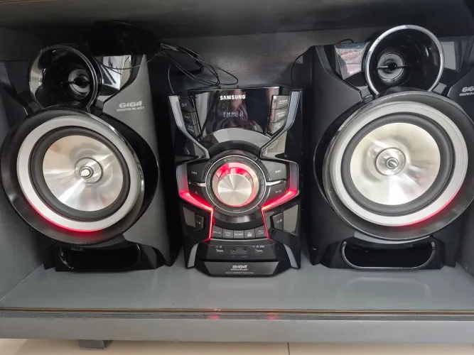 Aparelho de som Samsung modelo MX-F830 com 750w rms