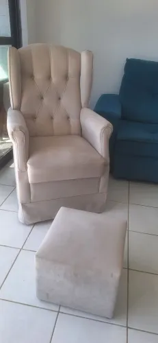 Poltrona balanço com puff