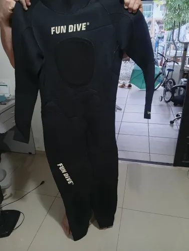 Roupa de surfista